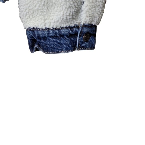 Levi's Women's Pieced Sherpa Ex Boyfriend Trucker Denim Jean Jacket NWOT - Picture 2 of 10